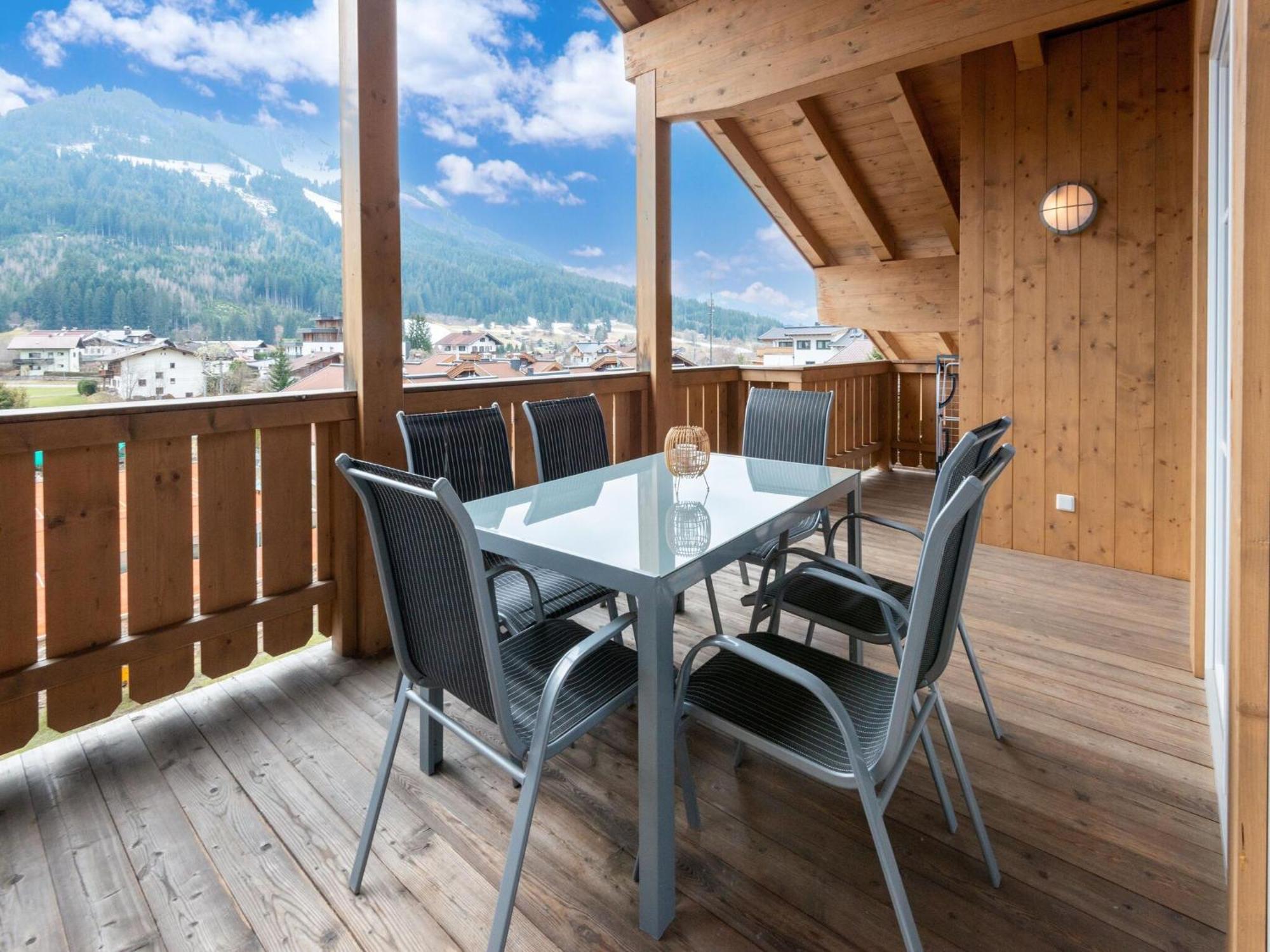 Apartament Luxury Penthouse With Balcony Ski Storage Carport Lift Brixen im Thale Zewnętrze zdjęcie