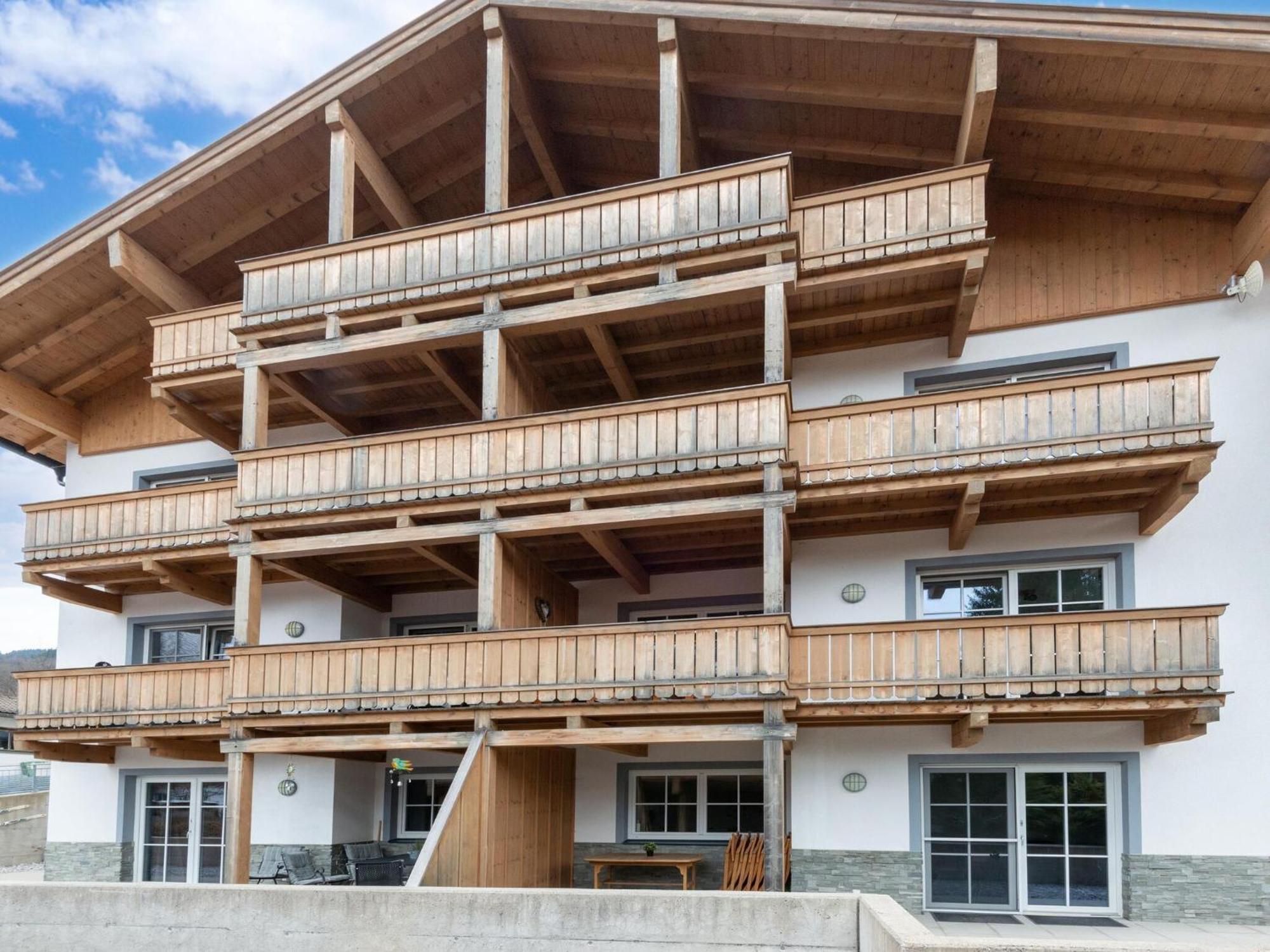 Apartament Luxury Penthouse With Balcony Ski Storage Carport Lift Brixen im Thale Zewnętrze zdjęcie