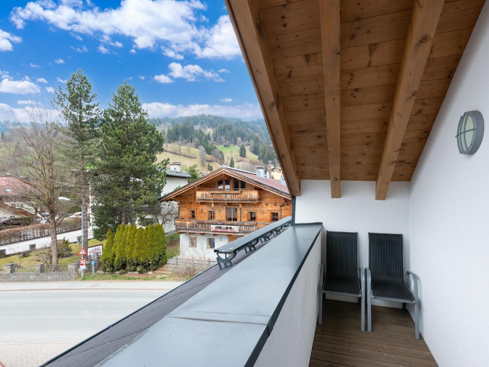 Apartament Luxury Penthouse With Balcony Ski Storage Carport Lift Brixen im Thale Zewnętrze zdjęcie