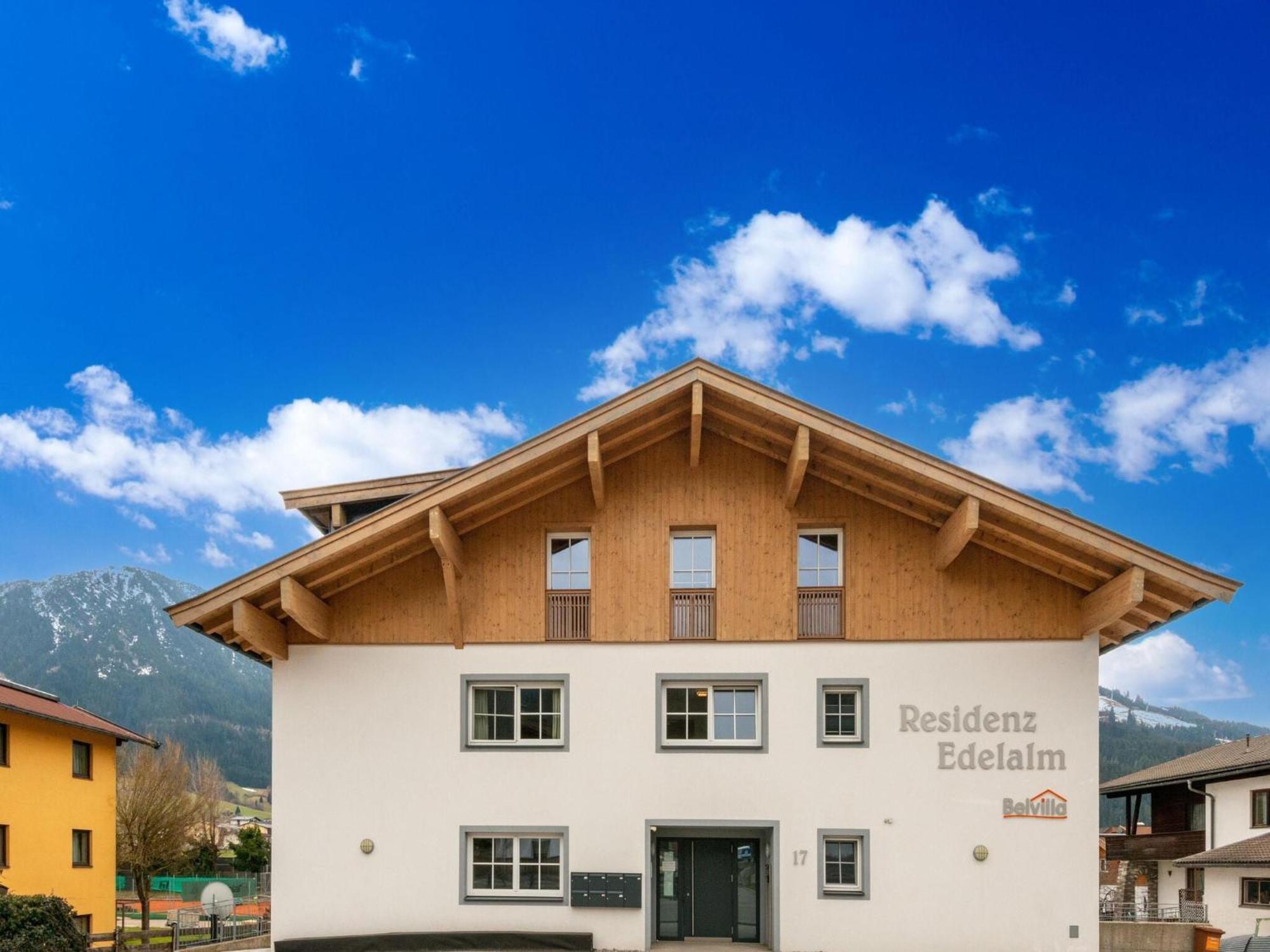 Apartament Luxury Penthouse With Balcony Ski Storage Carport Lift Brixen im Thale Zewnętrze zdjęcie