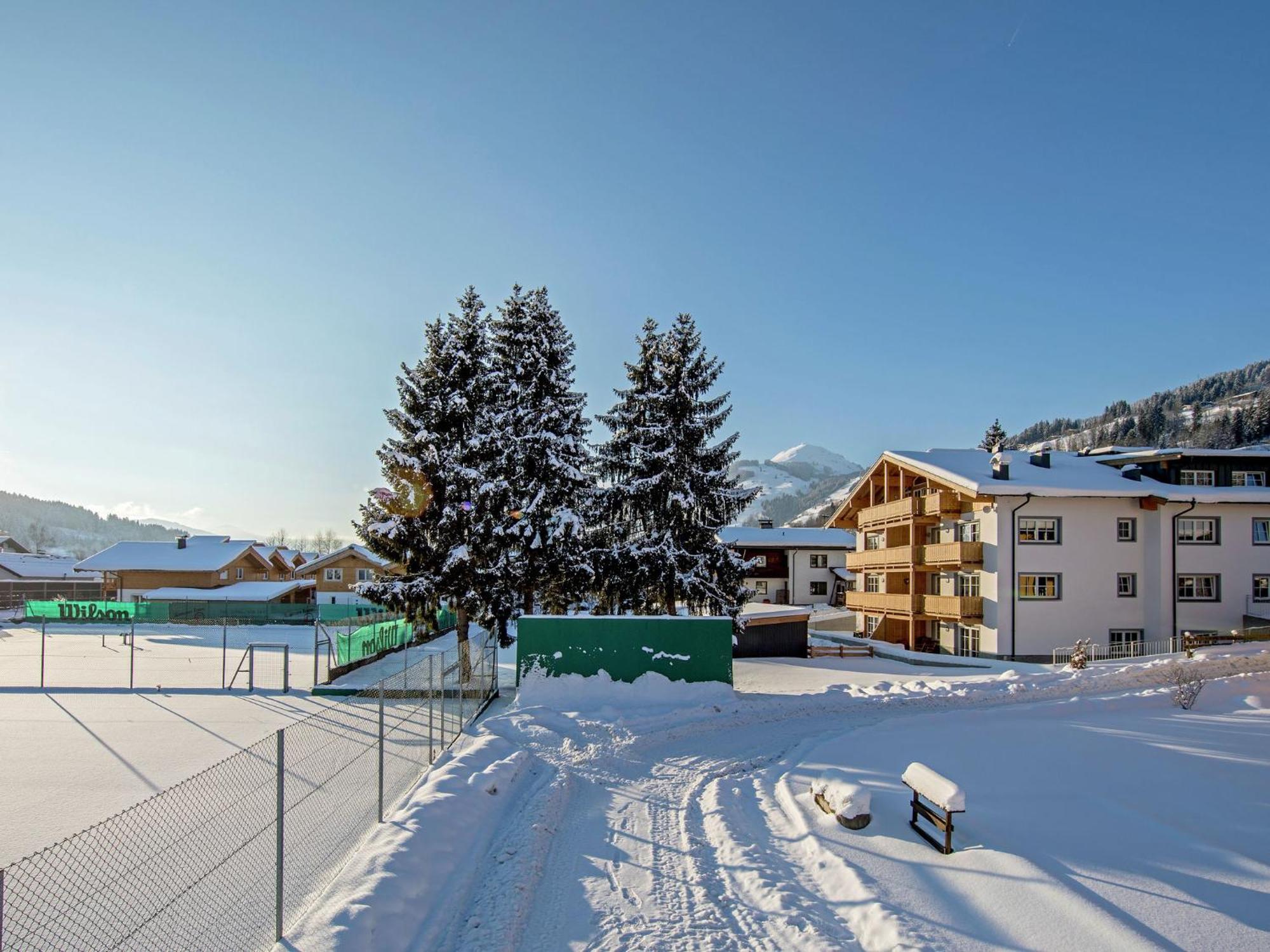 Apartament Luxury Penthouse With Balcony Ski Storage Carport Lift Brixen im Thale Zewnętrze zdjęcie